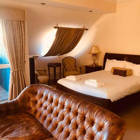Daire Three Bed Duplex *